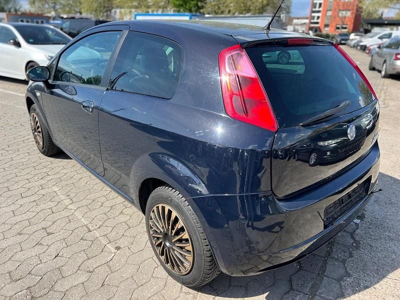 Gebraucht Fiat Grande Punto 65 PS (47 kW) 2009 Blau Kleinwagen
