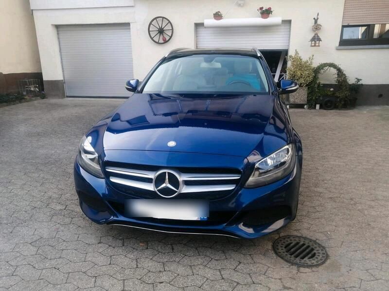 Blau Gebraucht 2014 Mercedes C200 Kombi | 12.000 € - Bild 1/4