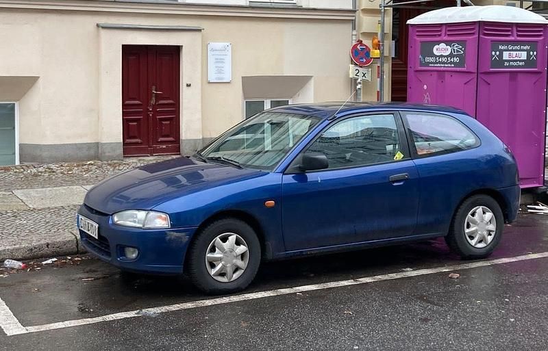 Blau Gebraucht 1996 Mitsubishi Colt Kleinwagen | 519 € - Bild 1/4