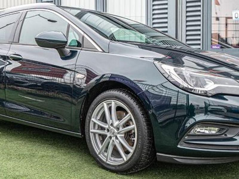 Gebraucht Opel Astra 160 PS (117 kW) 2018 Grün Kombi