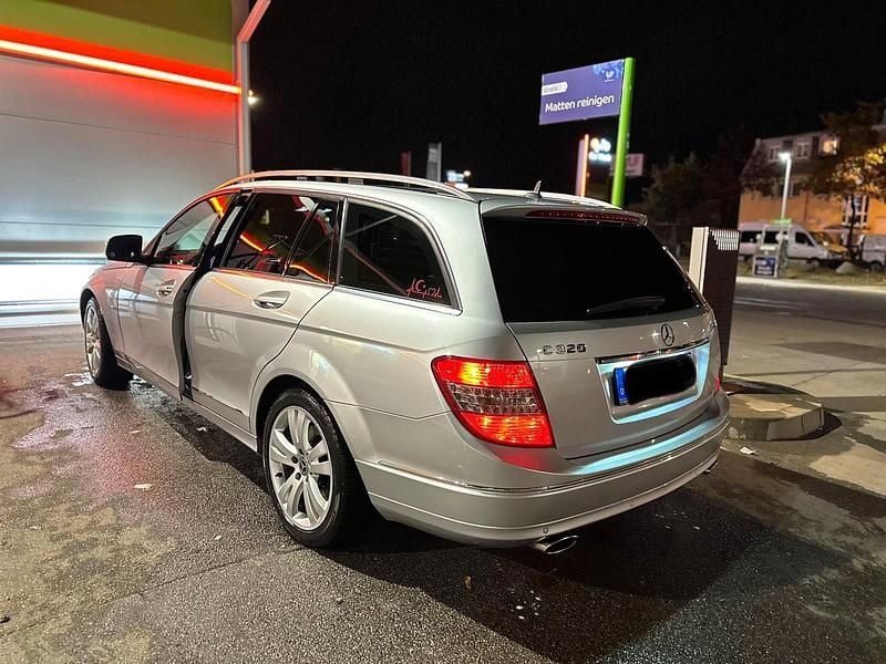 Gebraucht Mercedes 320 Avantgarde 224 PS (164 kW) 2008 Silber Kombi