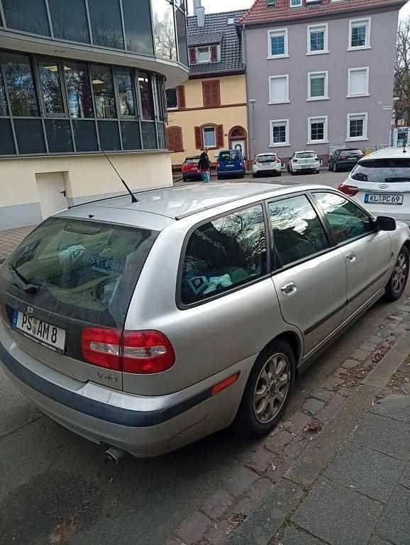 Gebraucht Volvo V40 Comfort 122 PS (89 kW) 2002 Silber Kombi