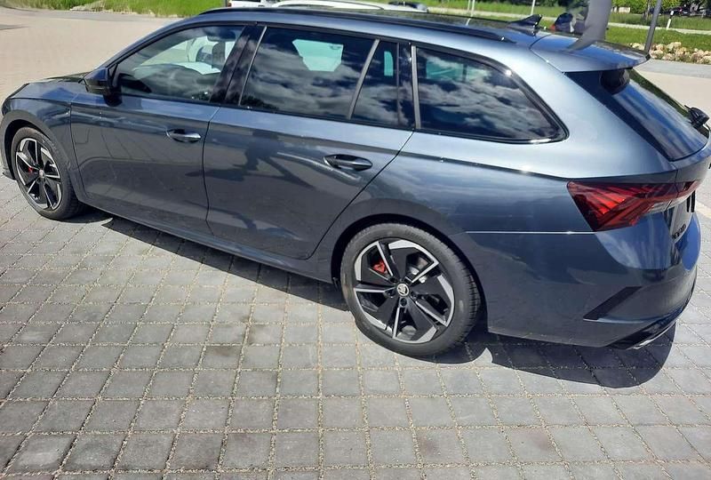 Grau Gebraucht 2020 Skoda Octavia RS Kombi | 28.990 € (Fairer Preis) - Bild 1/4