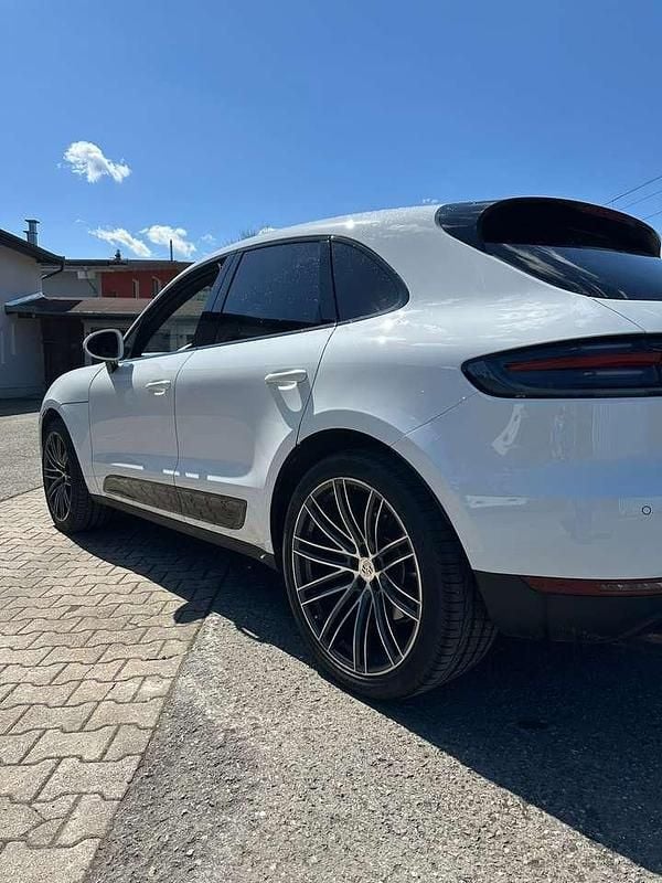 Gebraucht Porsche Macan 245 PS (180 kW) 2019 Weiß SUV