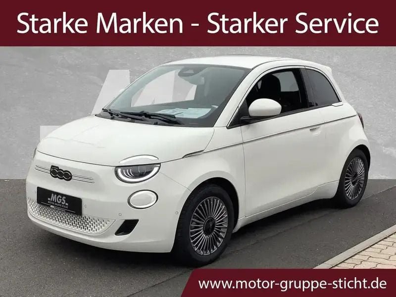 Arktis weiß (268)sonderlack. Gebraucht 2023 Fiat 500e Limousine | 25.950 € (Teuer) - Bild 1/4