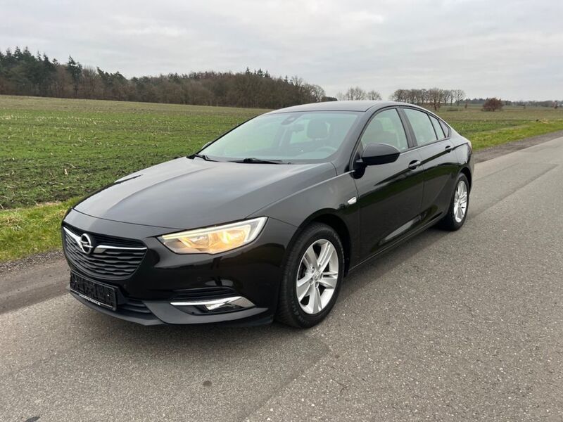 Gebraucht Opel Insignia Edition 140 PS (102 kW) 2017 Schwarz Limousine