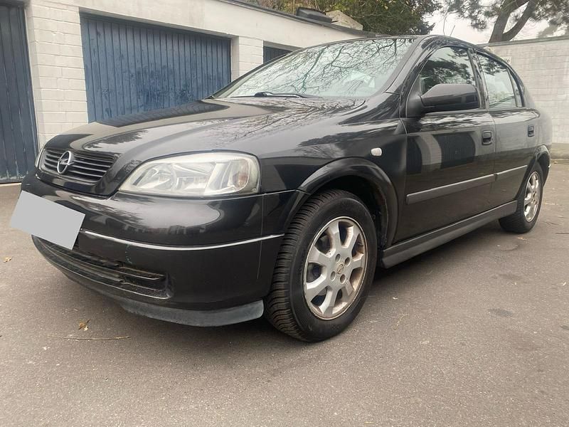 Schwarz Gebraucht 2000 Opel Astra Limousine | 550 € (Superpreis) - Bild 1/4