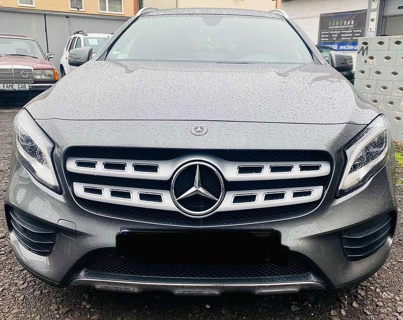 Gebraucht Mercedes GLA250 AMG 211 PS (155 kW) 2019 Mountaingrau  met. SUV