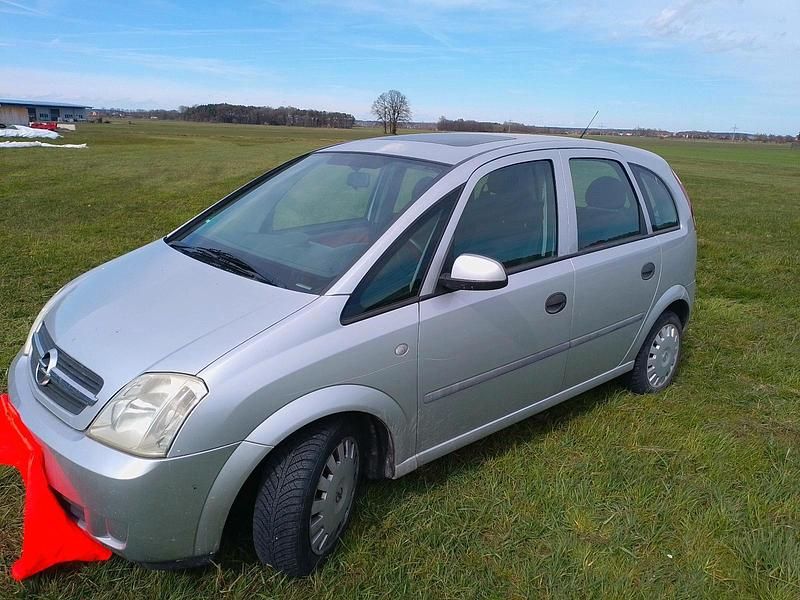 Gebraucht Opel Meriva 125 PS (91 kW) 2003 Silber Van / Kleinbus