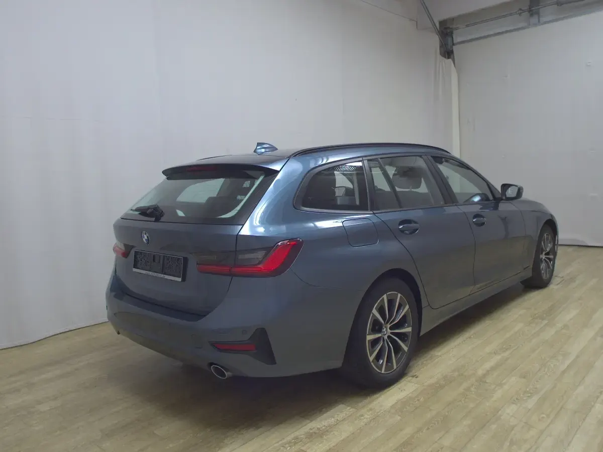 Gebraucht BMW 318 Advantage 150 PS (110 kW) 2021 Blau Kombi