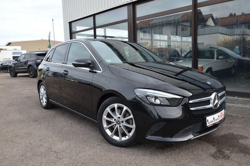 Gebraucht Mercedes B200 150 PS (110 kW) 2019 Nachtschwarz  unilack Van / Kleinbus