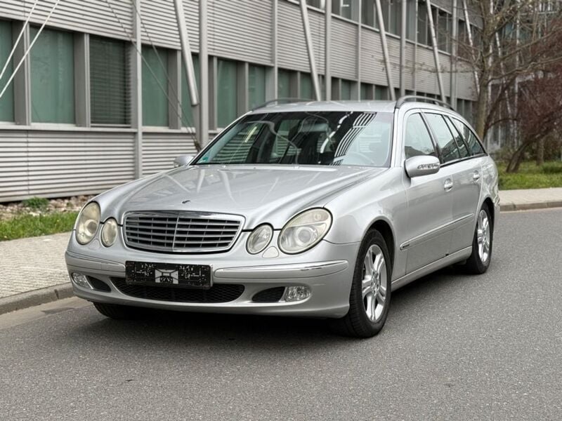 Gebraucht Mercedes E220 150 PS (110 kW) 2003 Silber Kombi