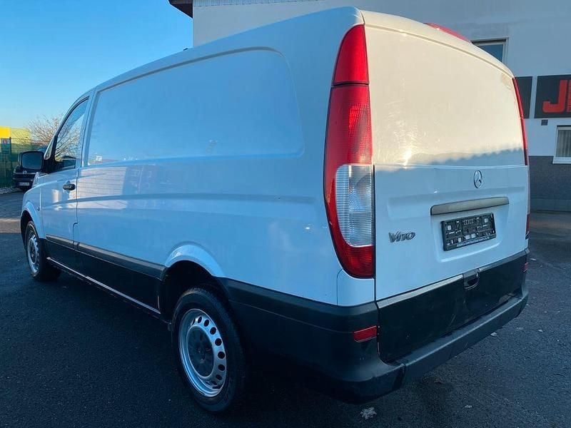 Gebraucht Mercedes Vito 95 PS (69 kW) 2013 Weiß Van