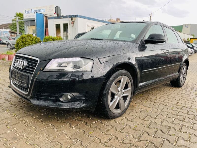 Schwarz Gebraucht 2010 Audi A3 Ambition Limousine | 3.990 € (Guter Preis) - Bild 1/4