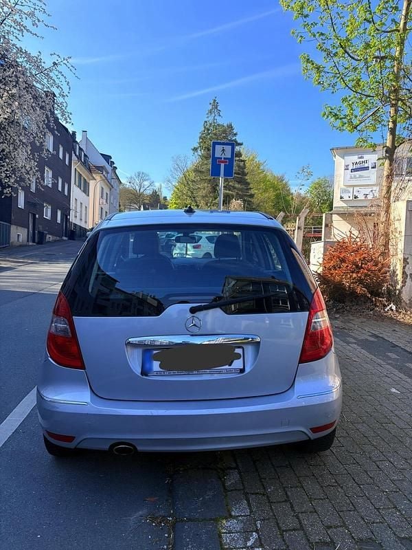 Gebraucht Mercedes A150 95 PS (69 kW) 2009 Silber Kleinwagen