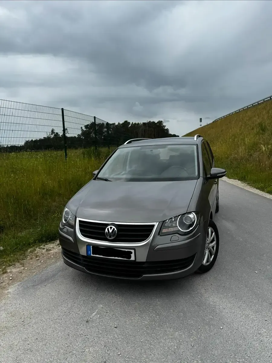Gebraucht VW Touran Freestyle 140 PS (102 kW) 2009 Grau Van / Kleinbus