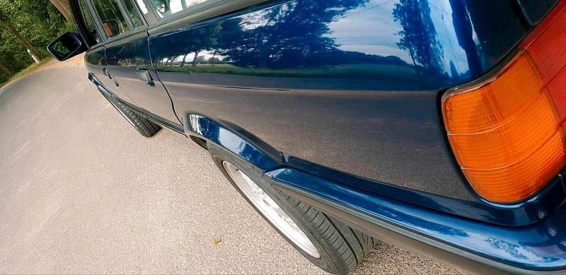 Gebraucht BMW 318 113 PS (83 kW) 1991 Blau Kombi