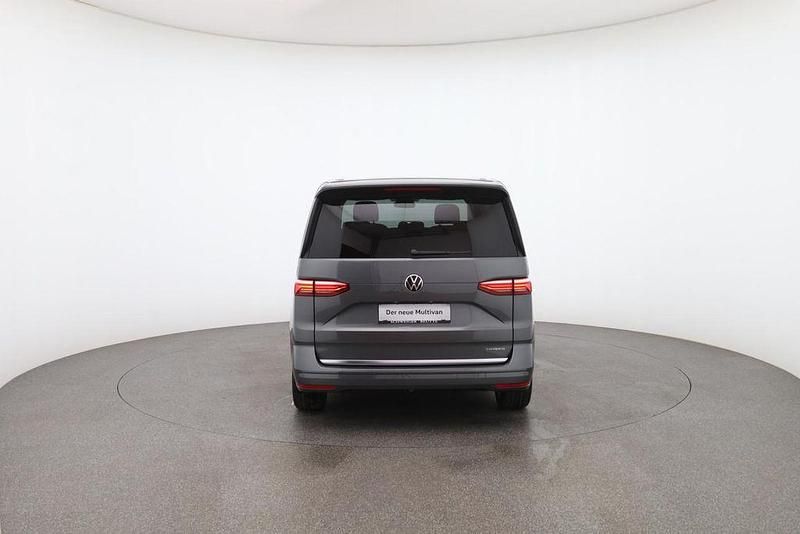 Usata VW Multivan Style 150 CV (110 kW) 2024 Grigio Monovolume
