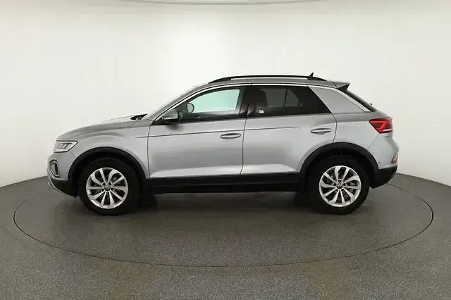 Second-hand VW T-Roc 150 CP (110 kW) 2025 Argintiu SUV
