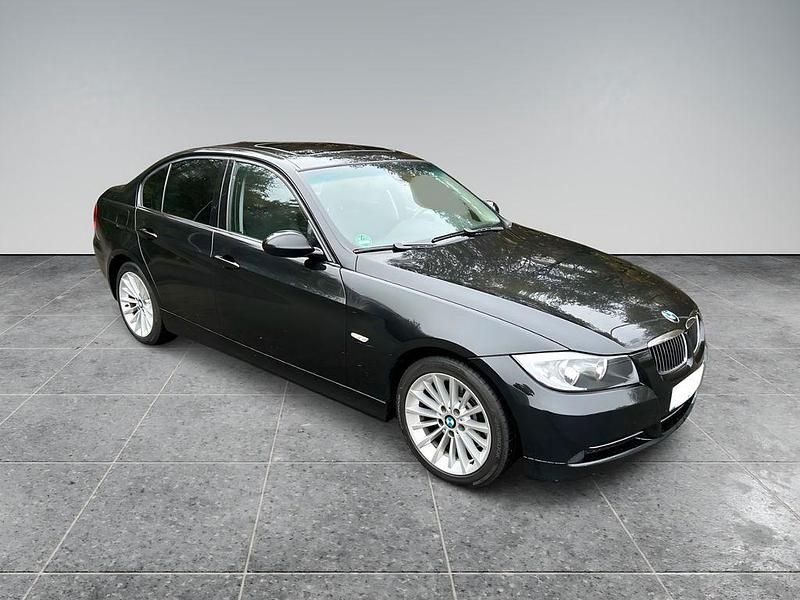 Schwarz Gebraucht 2006 BMW 330 Limousine | 8.770 € (Etwas zu teuer) - Bild 1/4
