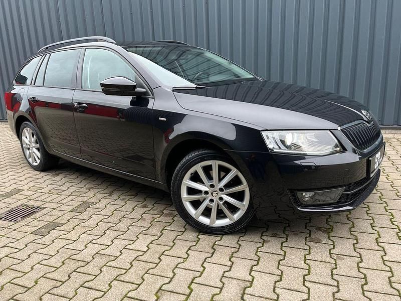 Schwarz Gebraucht 2016 Skoda Octavia Joy Kombi | 11.890 € (Fairer Preis) - Bild 1/4