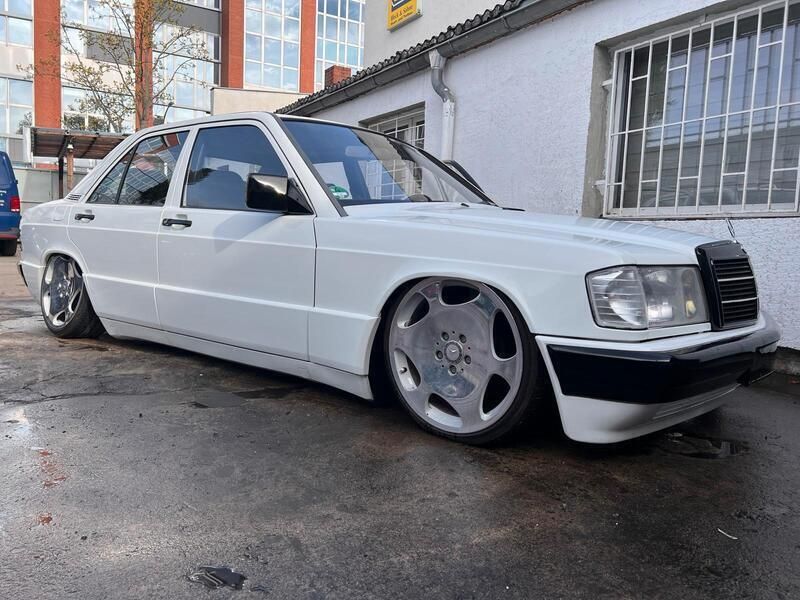 Weiß Gebraucht 1991 Mercedes 190 Limousine | 9.500 € - Bild 1/4