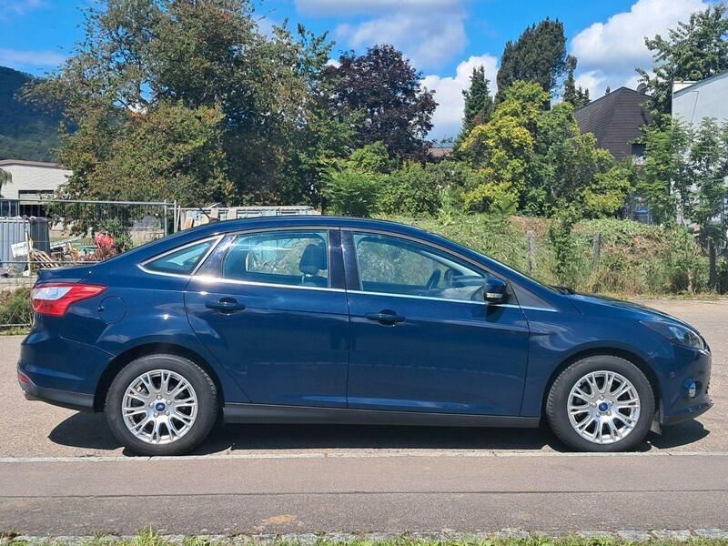 Gebraucht Ford Focus Titanium 182 PS (133 kW) 2011 Blau Limousine