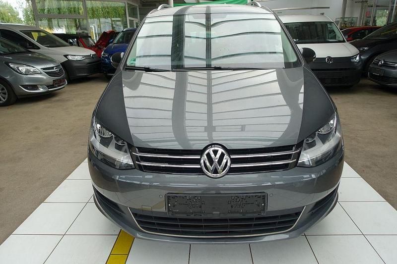 Grau Gebraucht 2014 VW Sharan Style Van / Kleinbus | 11.790 € (Guter Preis) - Bild 1/4