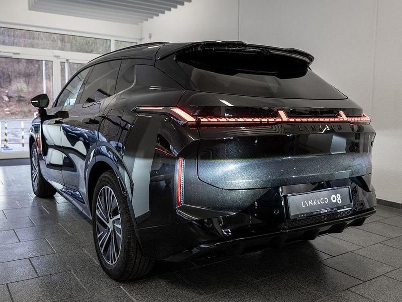 Neu Lynk & Co 08 349 PS (256 kW) 2026 Sparkling black SUV