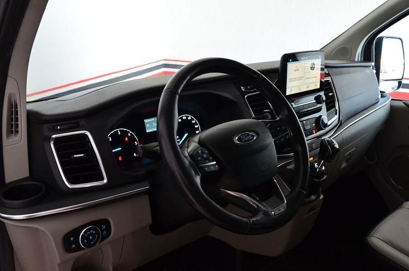 Gebraucht Ford Tourneo Titanium 170 PS (125 kW) 2019 Schwarz Van / Kleinbus