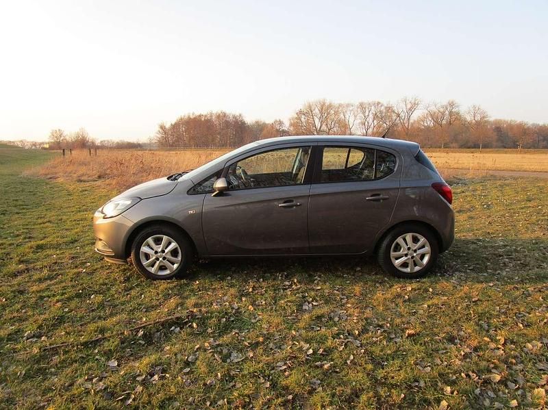Gebraucht Opel Corsa Edition 69 PS (50 kW) 2015 Karbon silber/shiny grey (m2) Kleinwagen
