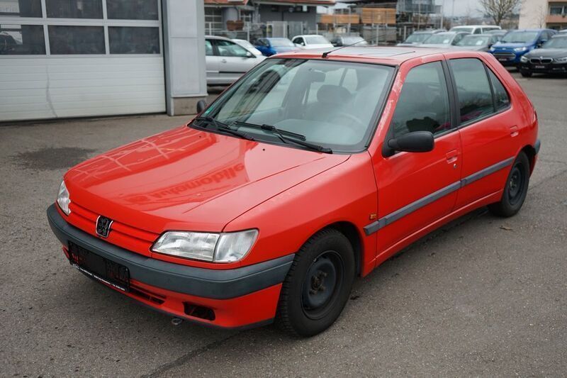 Rot Gebraucht 1996 Peugeot 306 Limousine | 1.990 € - Bild 1/4