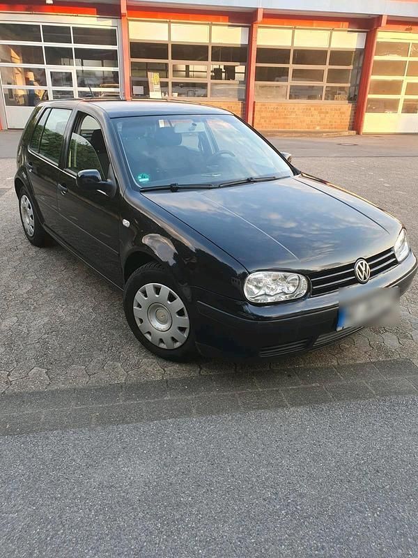 Schwarz Gebraucht 2003 VW Golf IV Limousine | 1.600 € (Fairer Preis) - Bild 1/4