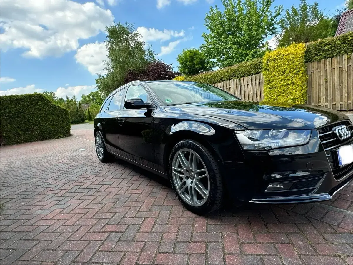 Gebraucht Audi A4 143 PS (105 kW) 2012 Schwarz Kombi