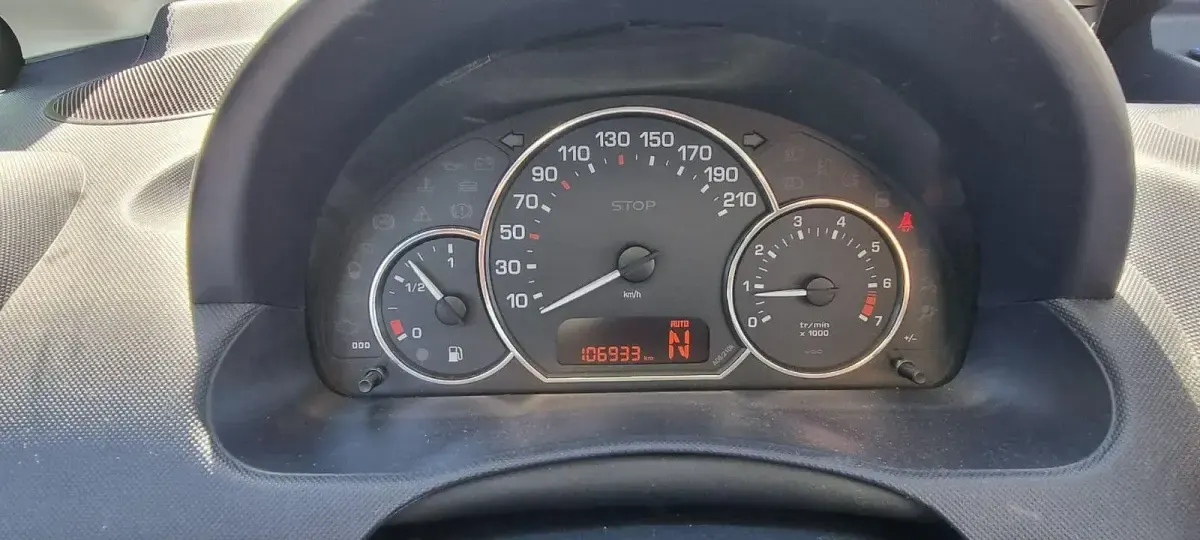 Gebraucht Peugeot 1007 107 PS (78 kW) 2005 Schwarz Van / Kleinbus
