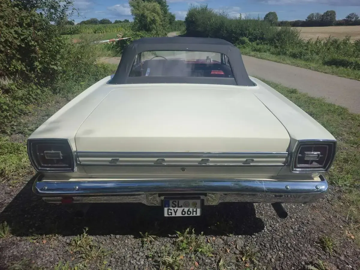 Gebraucht Ford Fairlane 273 PS (200 kW) 1966 Weiß Cabrio