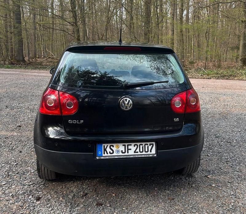 Gebraucht VW Golf V Trendline 102 PS (75 kW) 2006 Schwarz Kleinwagen