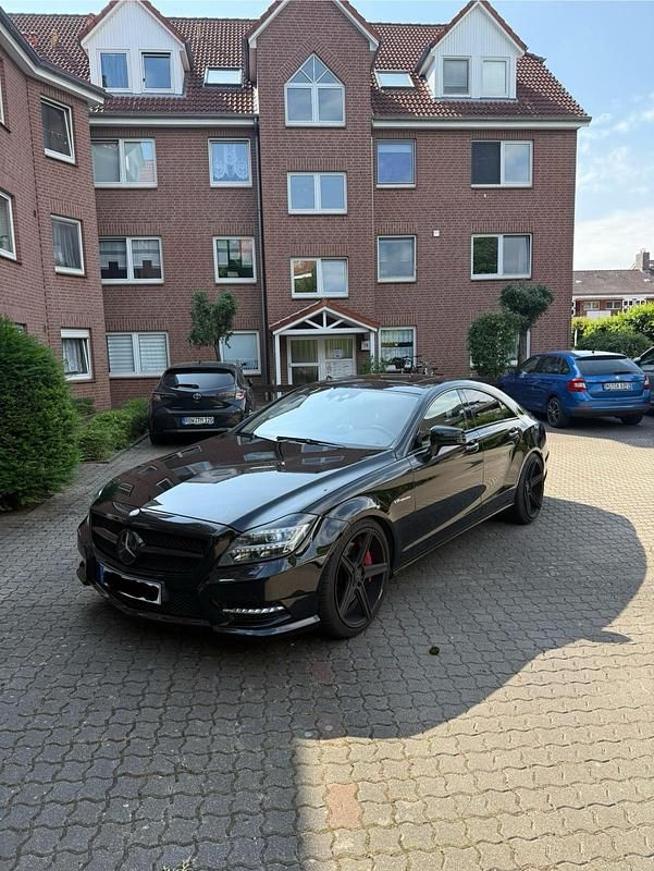 Schwarz Gebraucht 2012 Mercedes CLS500 Limousine | 23.700 € - Bild 1/4
