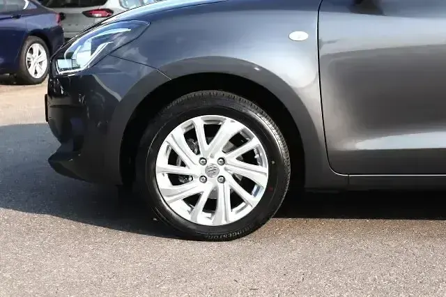 Gebraucht Suzuki Swift Comfort 83 PS (61 kW) 2022 Mineral grey Kleinwagen
