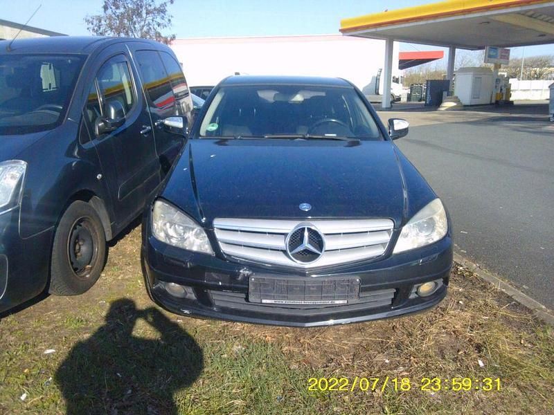 Gebraucht Mercedes C200 150 PS (110 kW) 2008 Schwarz Limousine