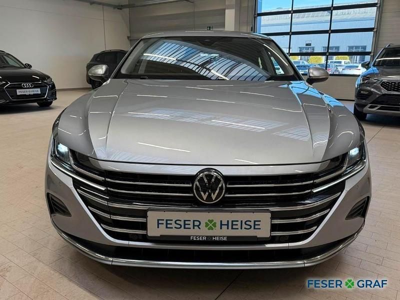 Gebraucht VW Arteon Elegance 200 PS (147 kW) 2023 Pyritsilber metallic Kombi