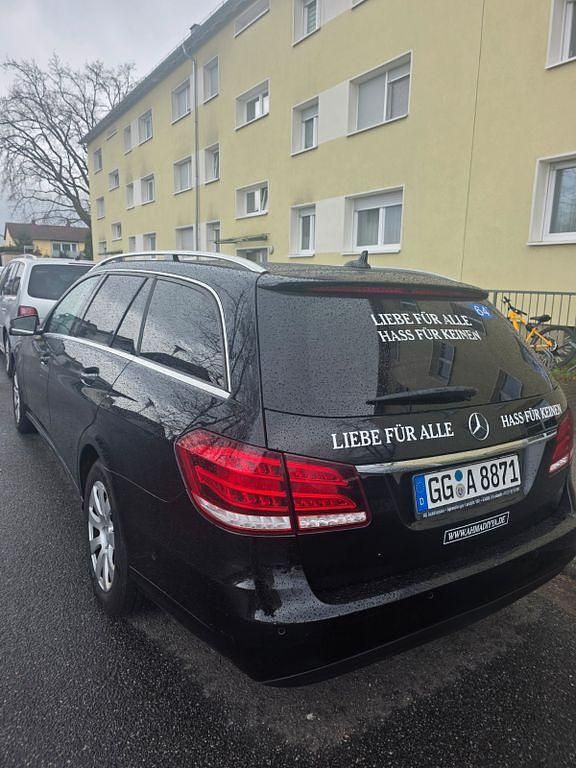 Gebraucht Mercedes E220 Edition 170 PS (125 kW) 2014 Schwarz Limousine