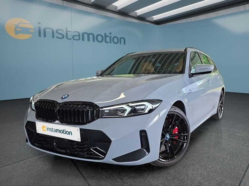 Grau Gebraucht 2024 BMW 330e M Sport Kombi | 50.249 € (Teuer) - Bild 1/4