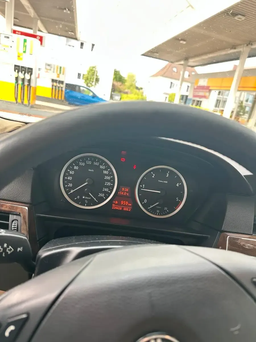 Gebraucht BMW 520 163 PS (119 kW) 2005 Blau Limousine