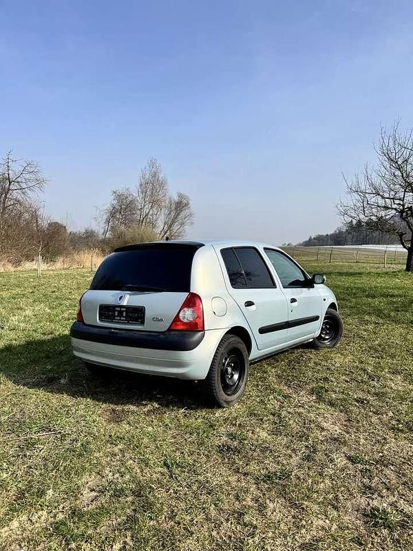 Gebraucht Renault Clio II Authentique 75 PS (55 kW) 2002 Silber Limousine