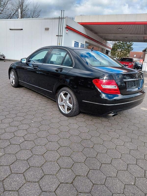 Gebraucht Mercedes C200 184 PS (135 kW) 2012 Schwarz Limousine