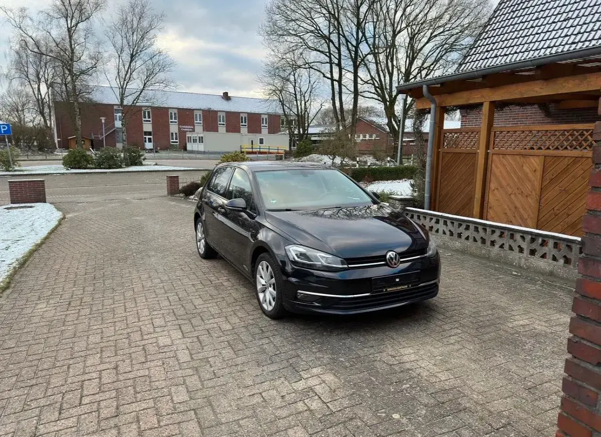 Gebraucht VW Golf VII Highline 150 PS (110 kW) 2017 Schwarz Kleinwagen