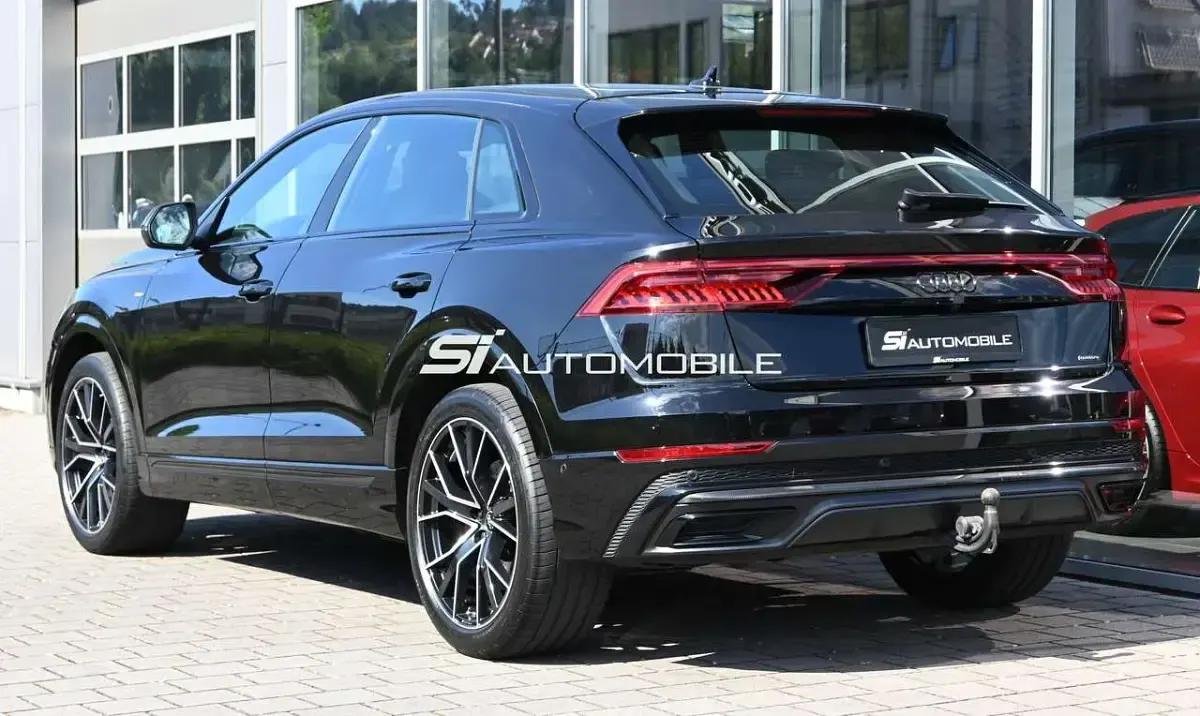 Gebraucht Audi Q8 Competition 286 PS (210 kW) 2023 Mythosschwarz metallic SUV