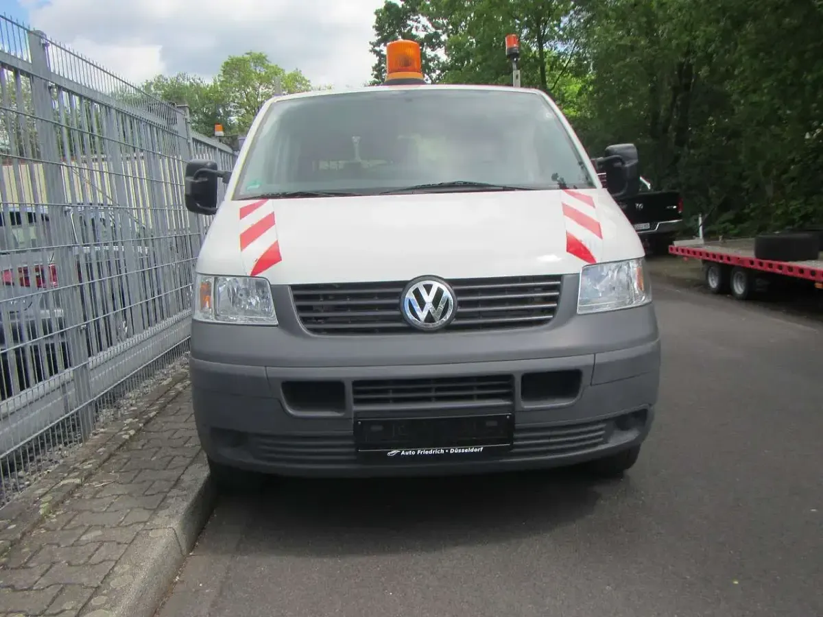 Gebraucht VW Transporter 131 PS (96 kW) 2009 Grauweiß r9002 Van