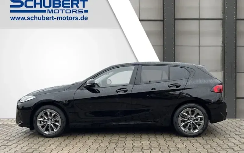 Używany BMW 116 Performance 122 KM (89 kW) 2025 Czarny Hatchback